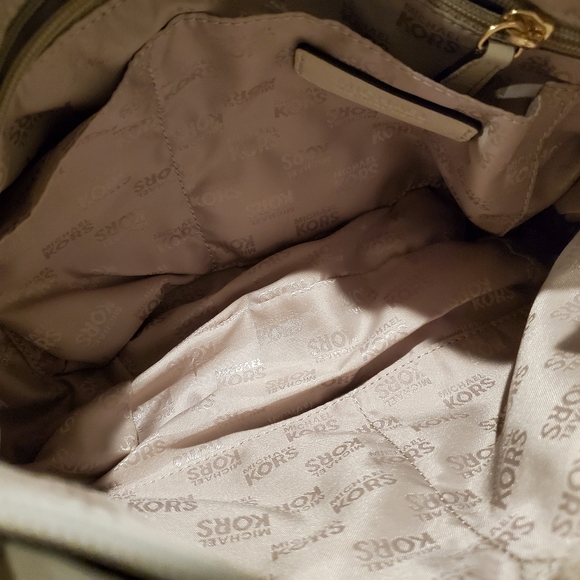 Michael Kors Ivory Leather Charm Tassel Bag - Picture 9 of 16